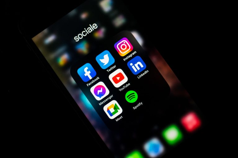 Get Your Name Out There :A Guide to SEO, Social Media and Branding Online