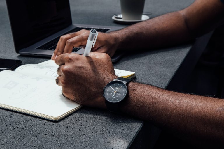 Small Business Management: Long-Term Goals vs. Short Term Goals