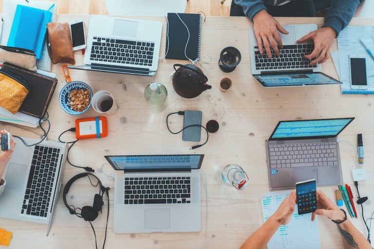 20 Side Hustles Students Can Start
