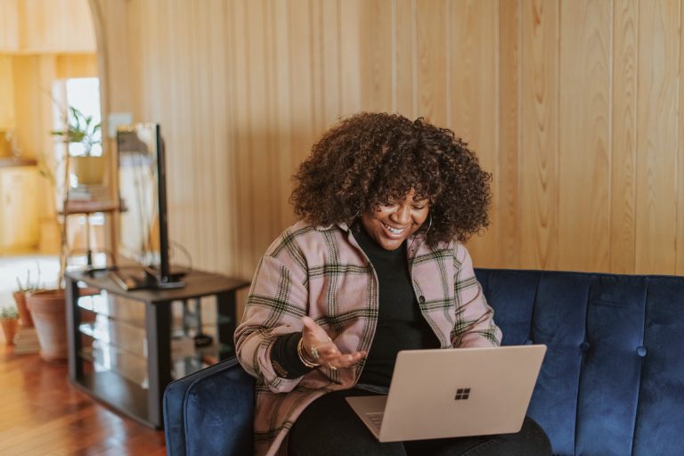 How To Become A Freelance Writer And Earn Six Figures In The Next 12 Months