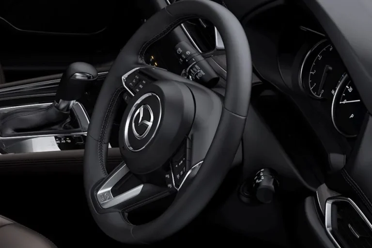 2015 MAZDA AXELA REVIEW