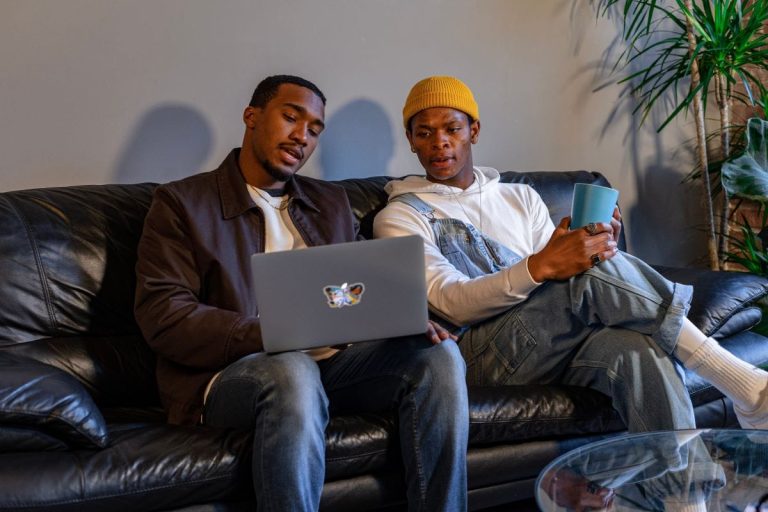 How to Split Expenses with Roommates Without Conflict